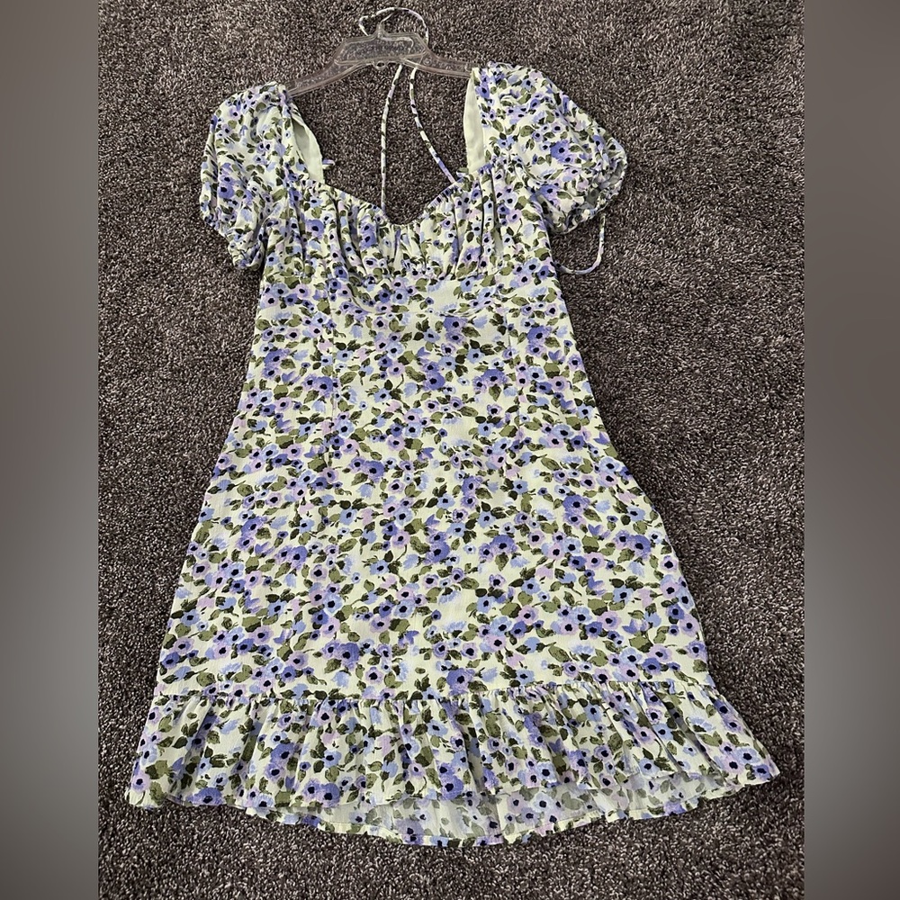Floral mini dress from Zara. Worn about 2x!